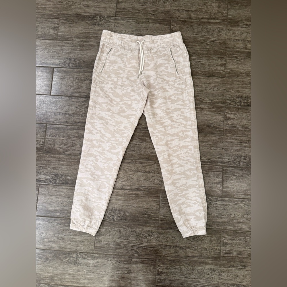 Athleta Cabo Tide Linen Joggers in Light Beige Camo